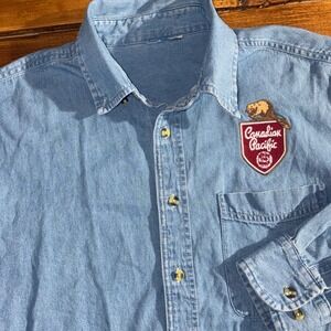 Canadian Pacific Railroad Denim Button Shirt Medium Spans The World Beaver Patch